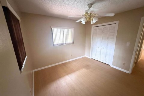 Villa ou maison à louer à Port Richey, Floride: 3 chambres, 200.11 m2 № 2398726 - photo 14