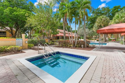 Condominio en alquiler en Coral Springs, Florida, 1 dormitorio, 75.81 m2 № 2026670 - foto 24