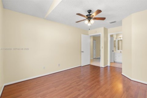 Condominio en alquiler en Coral Springs, Florida, 1 dormitorio, 75.81 m2 № 2026670 - foto 7