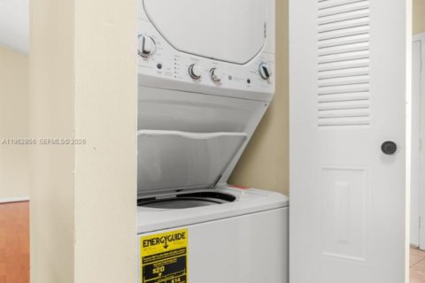 Condominio en alquiler en Coral Springs, Florida, 1 dormitorio, 75.81 m2 № 2026670 - foto 19