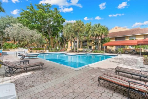 Condominio en alquiler en Coral Springs, Florida, 1 dormitorio, 75.81 m2 № 2026670 - foto 3