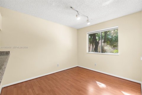 Condominio en alquiler en Coral Springs, Florida, 1 dormitorio, 75.81 m2 № 2026670 - foto 14