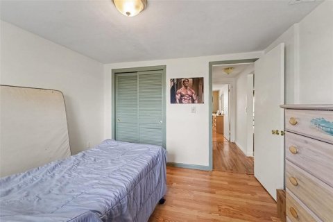 Condo in New Port Richey, Florida, 2 bedrooms № 2222702 - photo 8