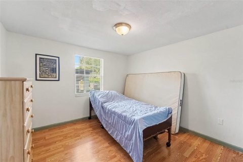 Condo in New Port Richey, Florida, 2 bedrooms № 2222702 - photo 7