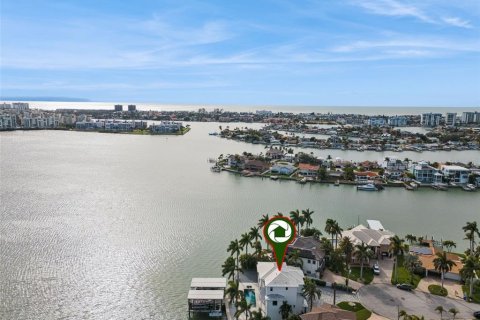 House in Saint Petersburg, Florida 4 bedrooms, 342.34 sq.m. № 2201594 - photo 13