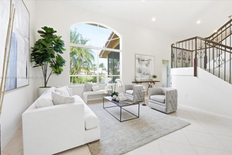 Villa ou maison à vendre à Pembroke Pines, Floride: 5 chambres, 310.76 m2 № 1953987 - photo 9