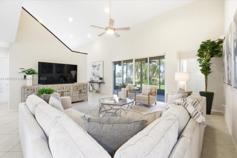 Villa ou maison à vendre à Pembroke Pines, Floride: 5 chambres, 310.76 m2 № 1953987 - photo 20