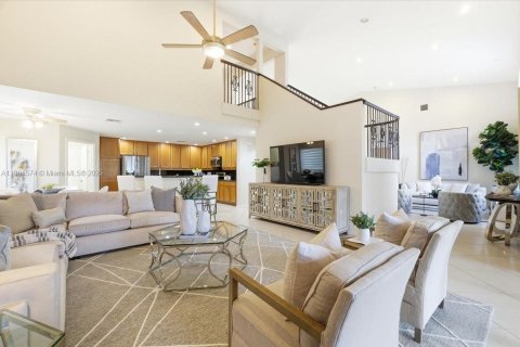 Villa ou maison à vendre à Pembroke Pines, Floride: 5 chambres, 310.76 m2 № 1953987 - photo 21