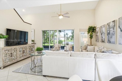 Villa ou maison à vendre à Pembroke Pines, Floride: 5 chambres, 310.76 m2 № 1953987 - photo 22