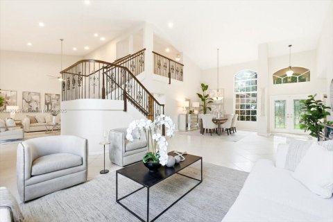 Villa ou maison à vendre à Pembroke Pines, Floride: 5 chambres, 310.76 m2 № 1953987 - photo 5