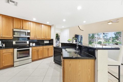 Villa ou maison à vendre à Pembroke Pines, Floride: 5 chambres, 310.76 m2 № 1953987 - photo 24