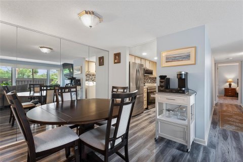 Condo in Palm Coast, Florida, 2 bedrooms  № 1910181 - photo 5