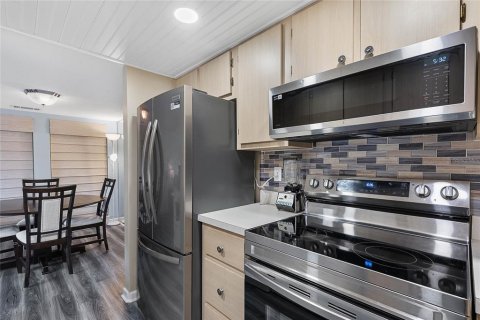 Condo in Palm Coast, Florida, 2 bedrooms  № 1910181 - photo 13