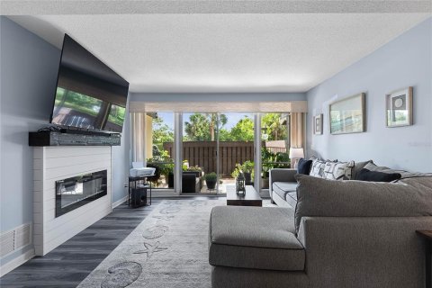 Condo in Palm Coast, Florida, 2 bedrooms  № 1910181 - photo 7