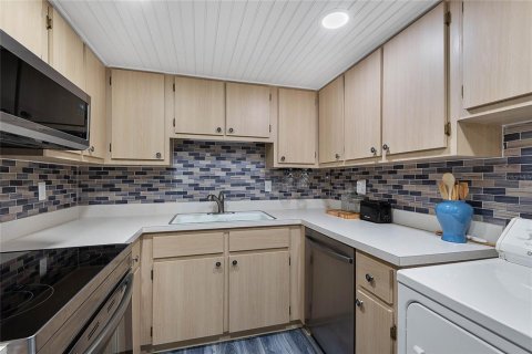 Condo in Palm Coast, Florida, 2 bedrooms  № 1910181 - photo 10