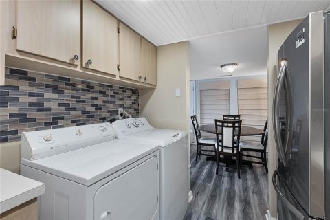 Condo in Palm Coast, Florida, 2 bedrooms  № 1910181 - photo 12