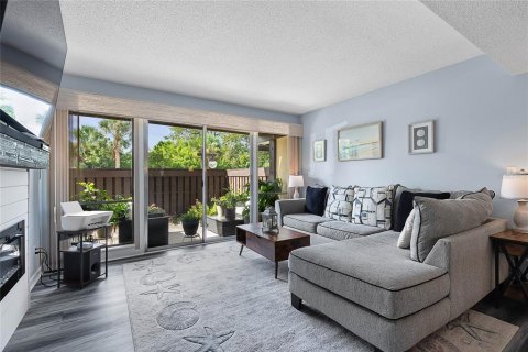 Condo in Palm Coast, Florida, 2 bedrooms  № 1910181 - photo 6