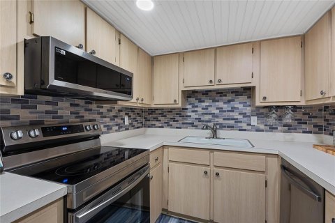 Condo in Palm Coast, Florida, 2 bedrooms  № 1910181 - photo 9