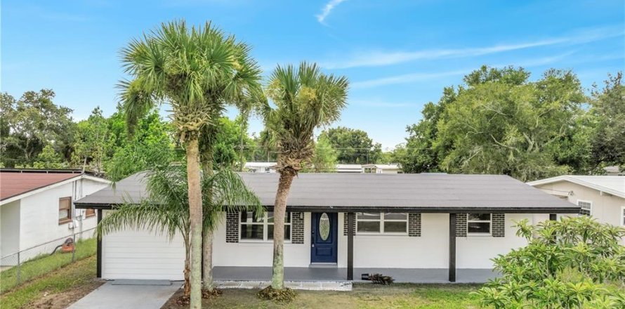 House in Orlando, Florida 4 bedrooms, 112.13 sq.m. № 1871086
