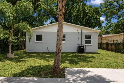 Casa en venta en Tampa, Florida, 3 dormitorios, 92.16 m2 № 2323121 - foto 12