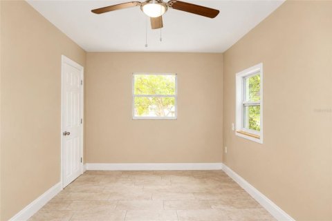 Casa en venta en Tampa, Florida, 3 dormitorios, 92.16 m2 № 2323121 - foto 23