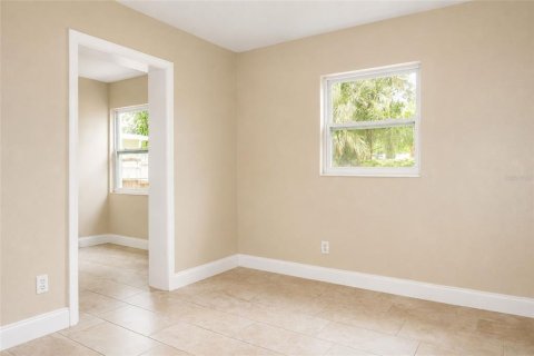 Casa en venta en Tampa, Florida, 3 dormitorios, 92.16 m2 № 2323121 - foto 20
