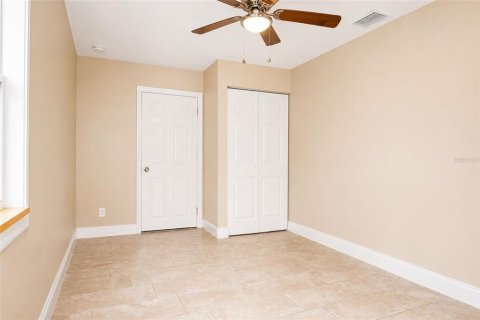 Casa en venta en Tampa, Florida, 3 dormitorios, 92.16 m2 № 2323121 - foto 24