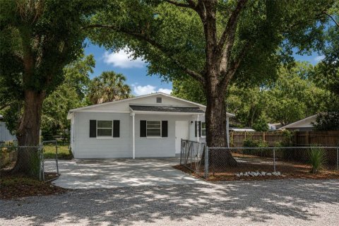 Casa en venta en Tampa, Florida, 3 dormitorios, 92.16 m2 № 2323121 - foto 2