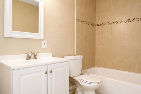Casa en venta en Tampa, Florida, 3 dormitorios, 92.16 m2 № 2323121 - foto 17