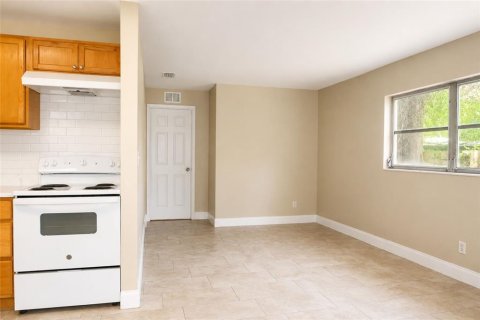 Casa en venta en Tampa, Florida, 3 dormitorios, 92.16 m2 № 2323121 - foto 15