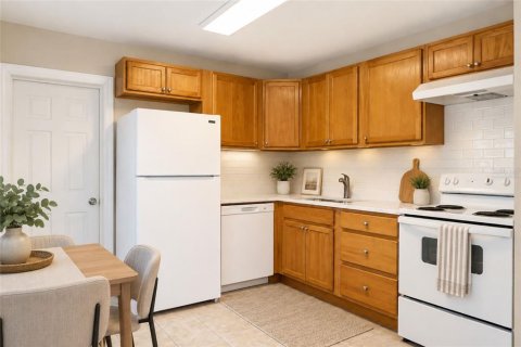 Casa en venta en Tampa, Florida, 3 dormitorios, 92.16 m2 № 2323121 - foto 3