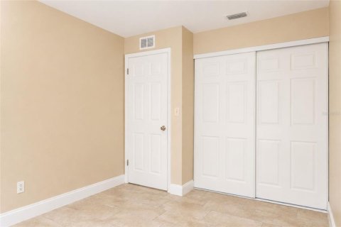 Casa en venta en Tampa, Florida, 3 dormitorios, 92.16 m2 № 2323121 - foto 21