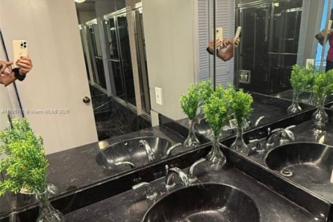 Снять в аренду кондоминиум в Бей-Харбор-Айлендс, Флорида 2 спальни, 97.55м2, № 1947546 - фото 10