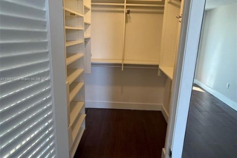 Снять в аренду кондоминиум в Бей-Харбор-Айлендс, Флорида 2 спальни, 97.55м2, № 1947546 - фото 14