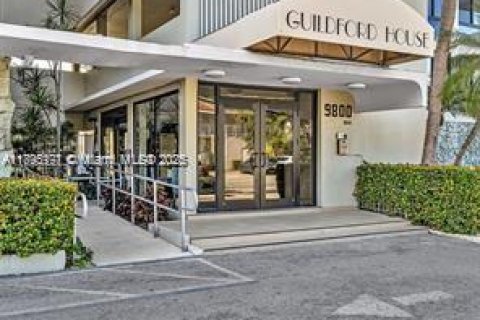 Снять в аренду кондоминиум в Бей-Харбор-Айлендс, Флорида 2 спальни, 97.55м2, № 1947546 - фото 1