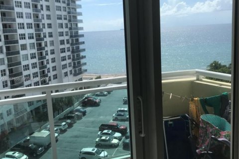 Снять в аренду кондоминиум в Холливуд, Флорида 1 спальня, 82.03м2, № 2050412 - фото 8