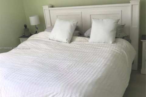 Condominio en Hollywood, Florida, 1 dormitorio  № 2050412