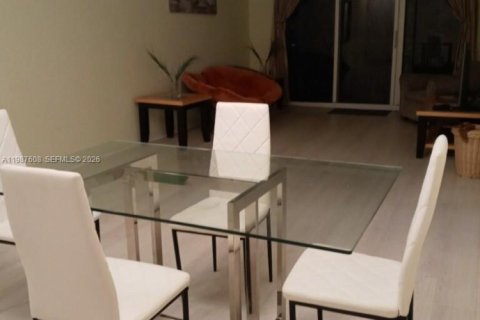 Снять в аренду кондоминиум в Холливуд, Флорида 1 спальня, 82.03м2, № 2050412 - фото 4