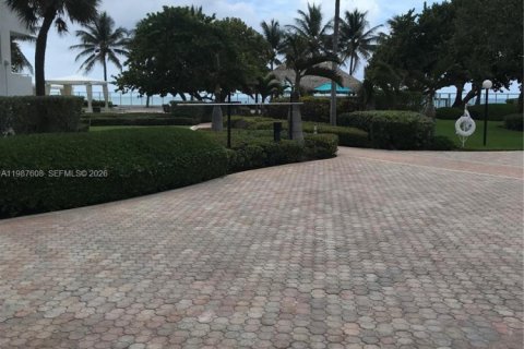 Снять в аренду кондоминиум в Холливуд, Флорида 1 спальня, 82.03м2, № 2050412 - фото 9