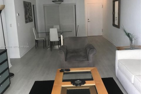 Снять в аренду кондоминиум в Холливуд, Флорида 1 спальня, 82.03м2, № 2050412 - фото 11