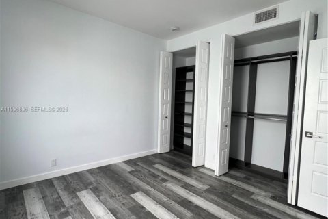Apartamento en alquiler en Miami, Florida, 1 dormitorio, 61.32 m2 № 2058835 - foto 9