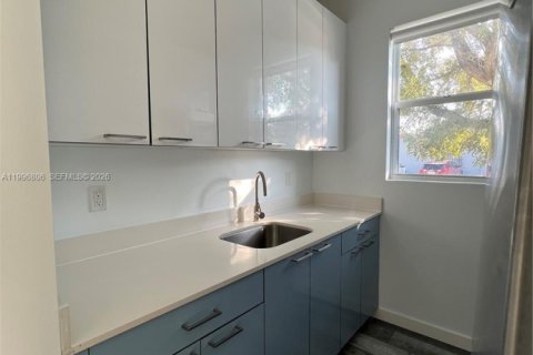 Apartamento en alquiler en Miami, Florida, 1 dormitorio, 61.32 m2 № 2058835 - foto 4