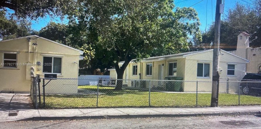 Commercial property in Miami, Florida № 1868773