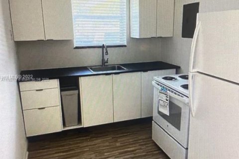 Commercial property in Miami, Florida № 1868773 - photo 14