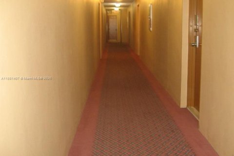 Купить кондоминиум в Майами, Флорида 3 спальни, 112.32м2, № 1925067 - фото 16