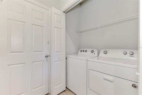 Townhouse in Sarasota, Florida 3 bedrooms, 163.32 sq.m. № 2097766 - photo 23