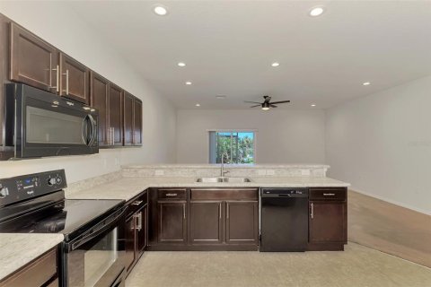 Townhouse in Sarasota, Florida 3 bedrooms, 163.32 sq.m. № 2097766 - photo 11
