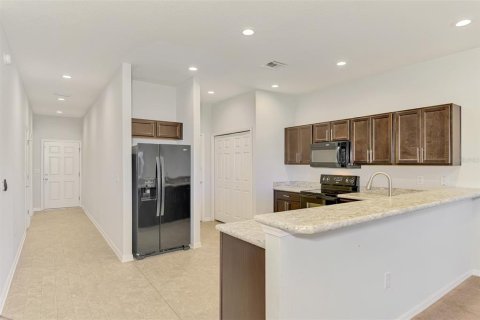 Townhouse in Sarasota, Florida 3 bedrooms, 163.32 sq.m. № 2097766 - photo 4