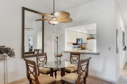 Condo in Sarasota, Florida, 2 bedrooms № 2113295 - photo 10