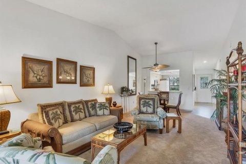 Condo in Sarasota, Florida, 2 bedrooms № 2113295 - photo 8